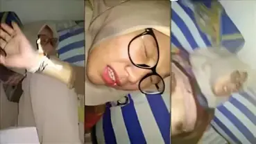 Ukhti Berkacamata Beraksi Memukau Saat Dihajar Pacar